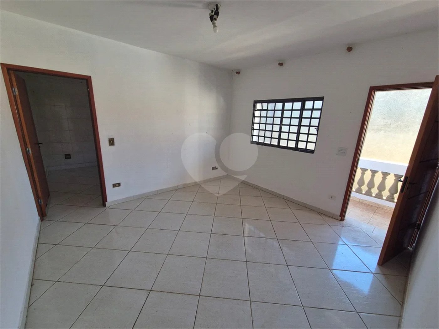 Dois imóveis em um terreno de 300 m² (12 x 25) - Com acesso independente