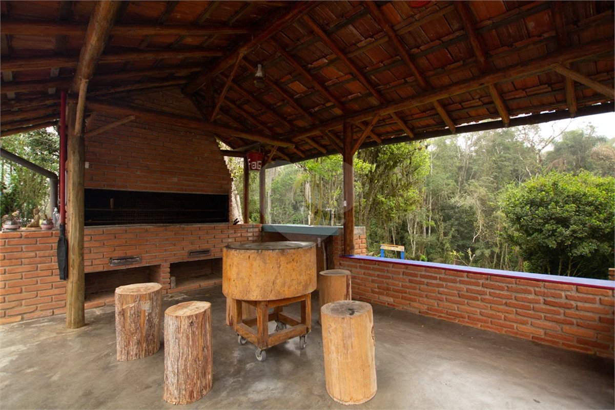 Sítio à venda com 8 quartos, sendo 4 suítes, em Taiaçupeba, Mogi das Cruzes, SP
