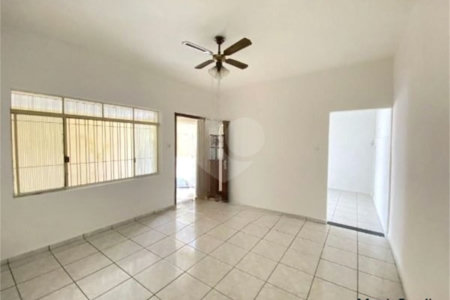 Casa com 224m², 3 dormitórios, 4 vagas, à venda na Vila Ema.