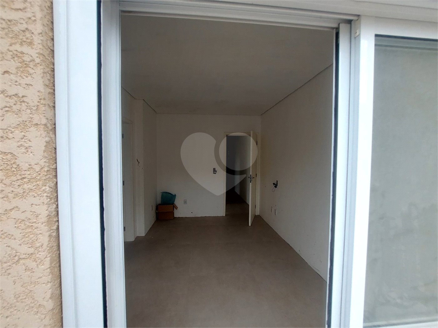 Sobrado à venda com 3 quartos, sendo 1 suíte, em Vila Omízollo, Louveira, SP