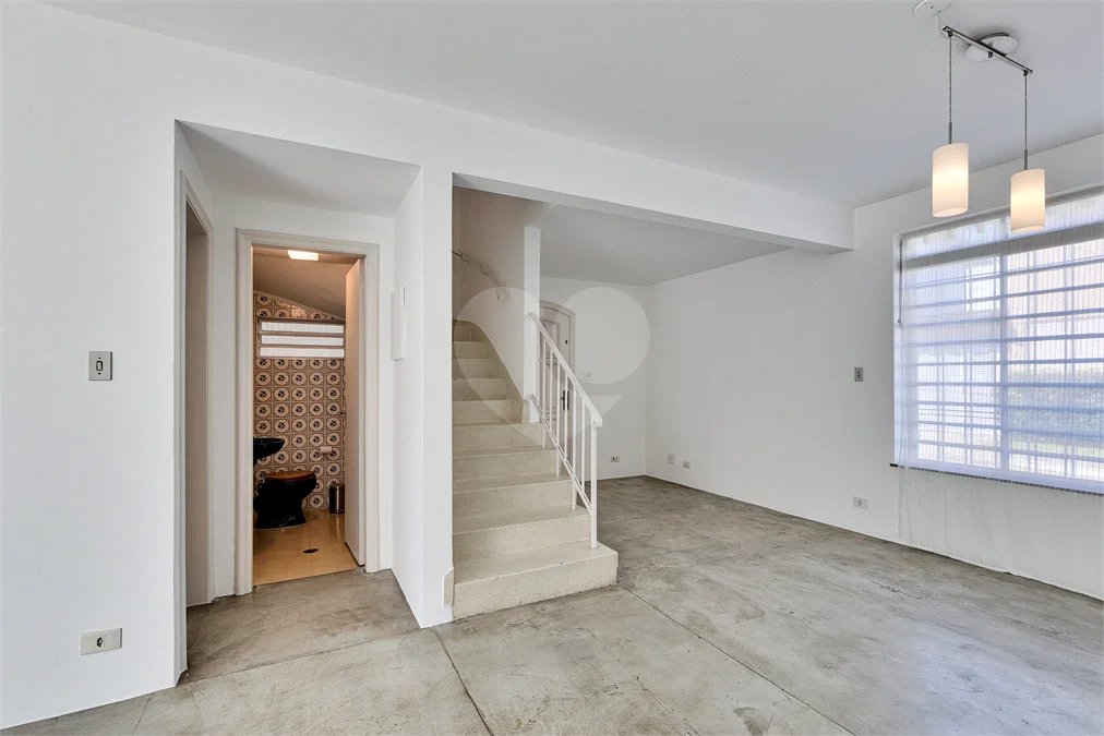 Casa de Vila à venda com 4 quartos, sendo 2 suítes, em Alto da Boa Vista, São Paulo, SP