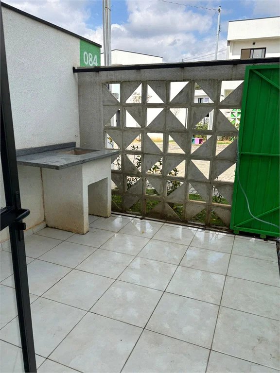 Casa à venda com 2 quartos no condomínio Sindona Parque 1, Cotia - SP