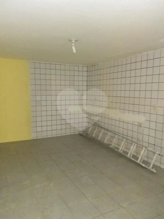 Imóvel Comercial para Venda ou Locação em ótima localização na Rua Palacete das Águias, 300.