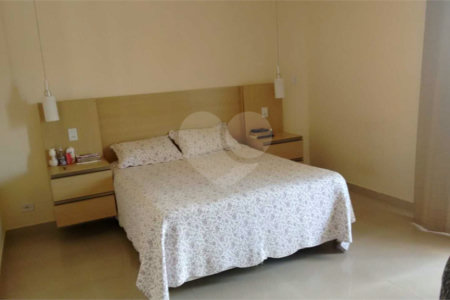 CASA A VENDA NO BAIRRO VISTA VERDE COM 3 DORMITORIOS, 3 SUITES, 3 VAGAS, METRAGEM 316M², SJC