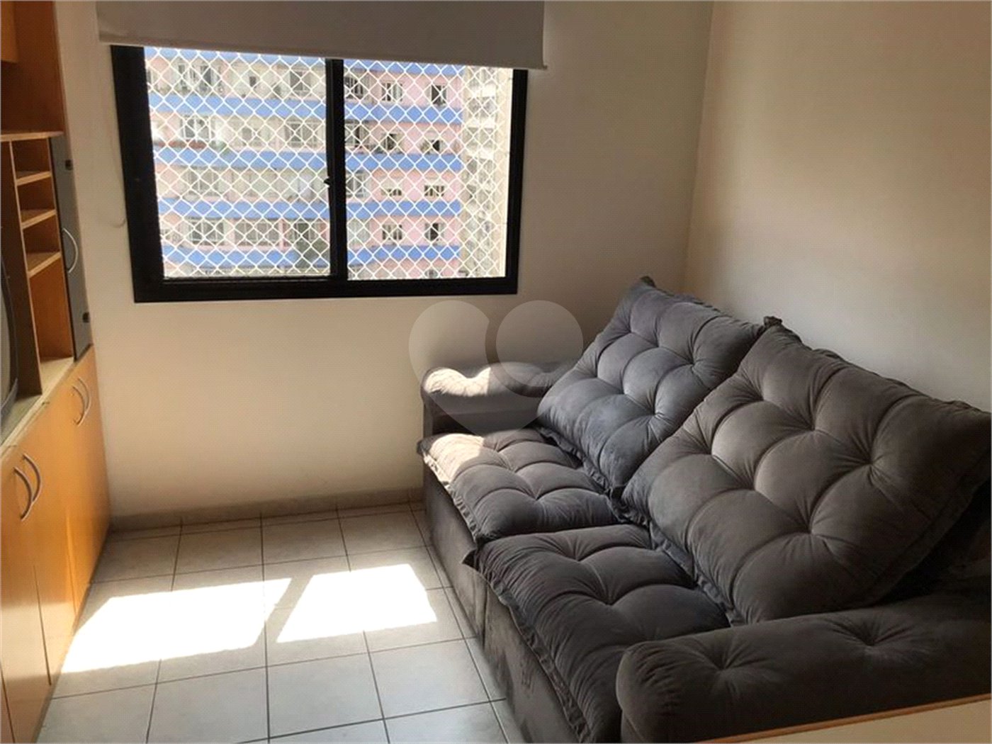 Apartamento mobiliado de 32m2 com 1 dormitório e 1 vaga para locação na Santa Cecília