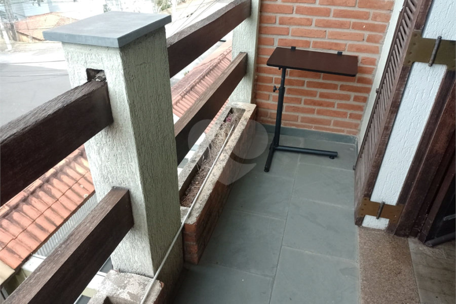 Oportunidade! Super sobrado em rua tranquila e ótima localização