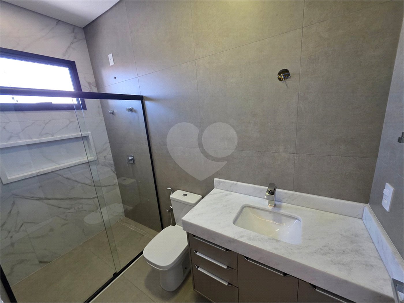 Casa térrea 3 dormitórios 1 suíte Residencial Villeneuve.