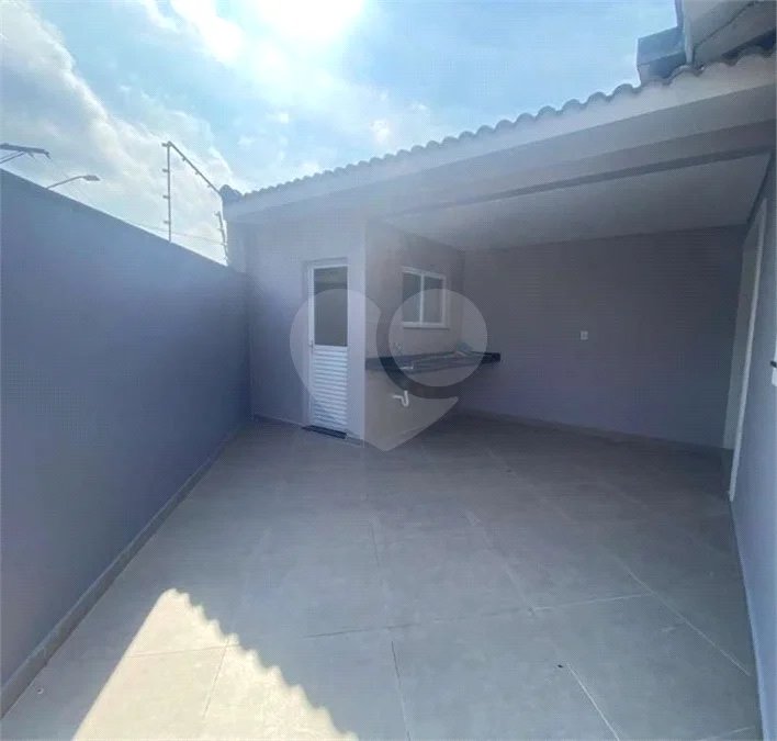 Casa à venda no bairro Dos Casa, em São Bernardo do Campo, com 280 m², 4 dormitórios, 3 suítes, 4 vagas, hidromassagem e fácil acesso às principais rodovias.