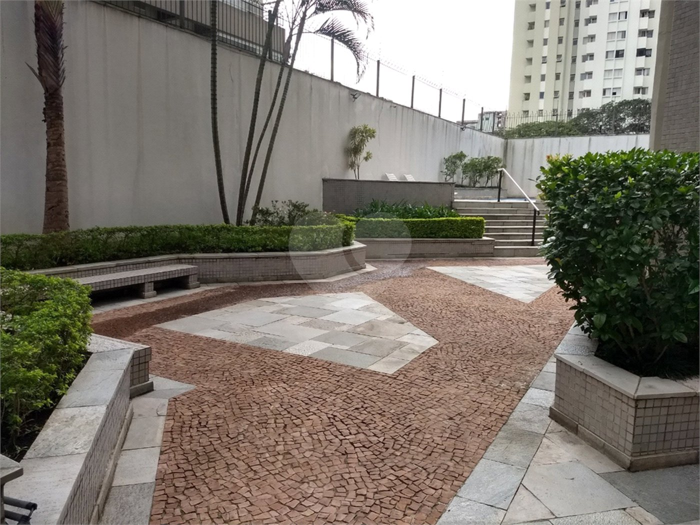 APARTAMENTO ALTO PADRÃO NA ACLIMAÇÃO A 36% ABAIXO DO VALOR DE MERCADO.