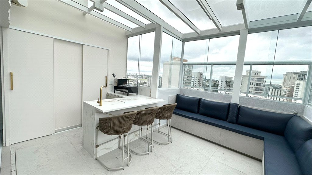 Apartamento de 140 m², 2 dormitórios sendo uma suìte, 3 vagas - Campo Belo/SP.