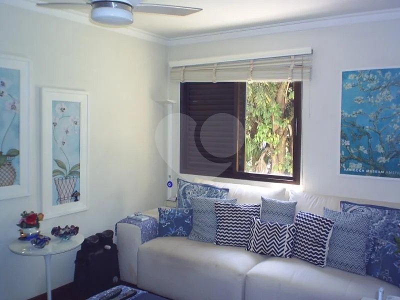 Apartamento á venda na Vila Olímpia de 156m² com 3 dormitórios, 1 suíte e 2 vagas.