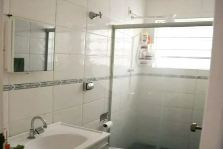 Casa com 120m² , 4 dormitórios , sendo 1 suíte , 3 vagas de garagem , à venda no Jabaquara.