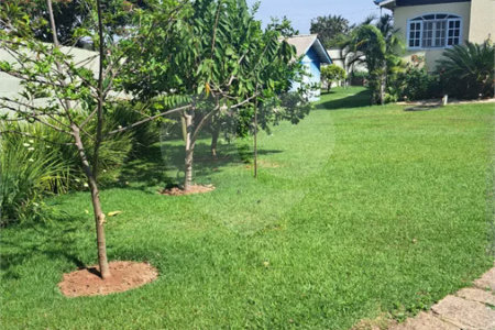 Casa Ampla com 5 Dormitórios, Piscina e Lazer Completo em Terreno de 1.260 m²