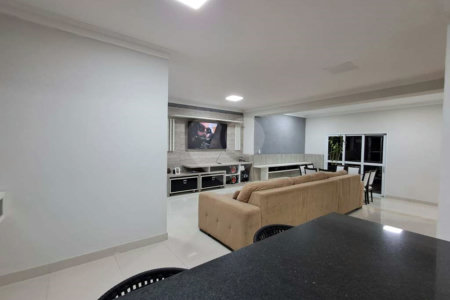 Casa de Alto Padrão à Venda e Locação - Condomínio Vila Verde