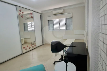 Lindo sobrado com 4 suites e piscina à venda, 365m², por R$ 2.450.000,00 no condomínio Villa Suiça, em Indaiatuba/SP.