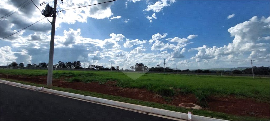 TERRENO À VENDA NO CONDOMÍNIO RECANDO DO SABIÁ.