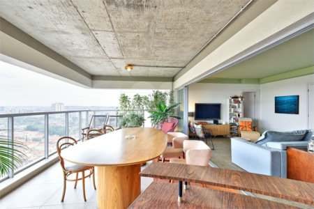 Apartamento com 155m² pronto para morar com 03 suítes e 02 vagas no Jardim Marajoara.