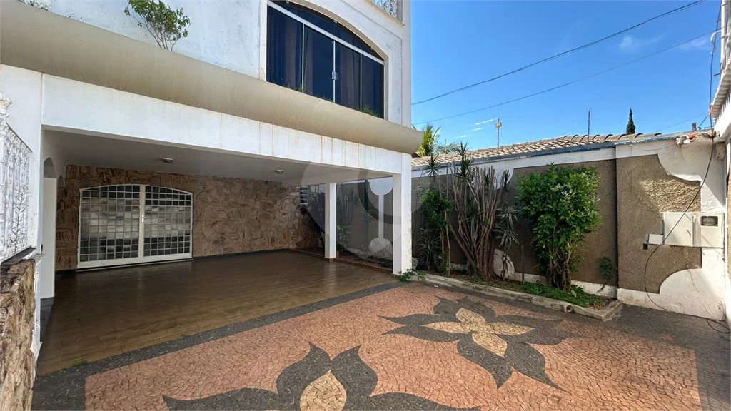 Venda Casa com 4 Dormitórios no Parque Santa Cecília