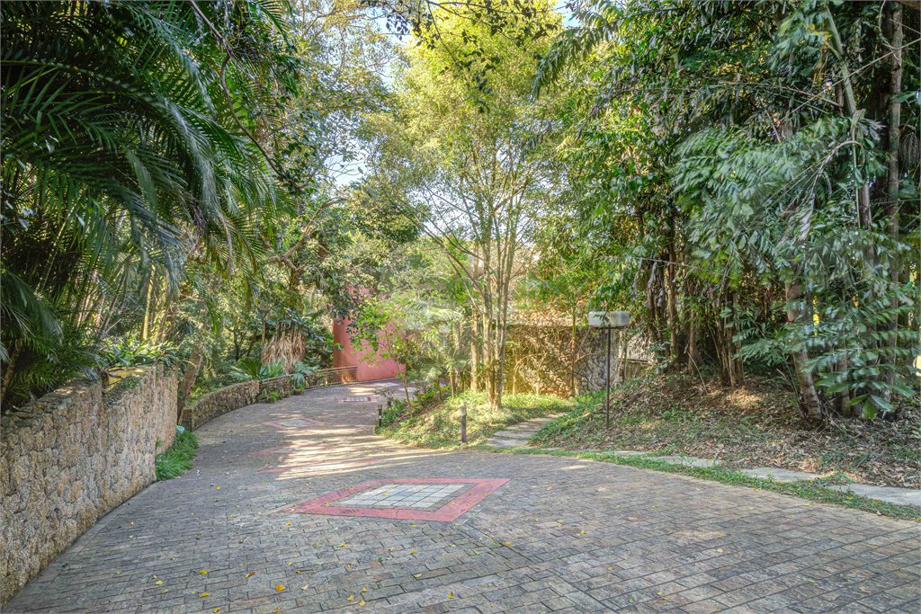 Casa à venda ou para alugar com 4 suítes no condomínio Chácara Flora, São Paulo - SP