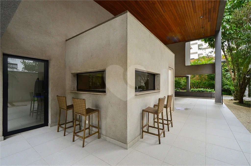 Imóvel de 226m² exclusivo com sala ampla 4 quartos, 2 suítes, 4 vagas Higienópolis