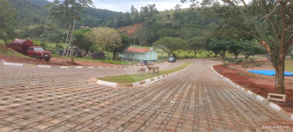 Terrenos de 300 metros em condomínio fechado e prontos para construir na região de Atibaia
