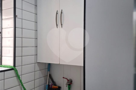 Apartamento moderno e mobiliado, 1 dormitório 1 banheiro, sala de star com varanda, cozinha americana, na Vila Olímpia.