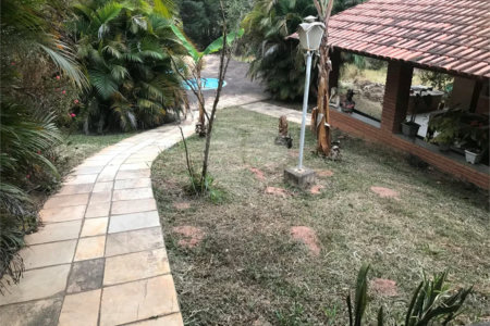 Chácara à venda com 4 quartos, sendo 1 suíte,  em Monterrey, Louveira, SP
