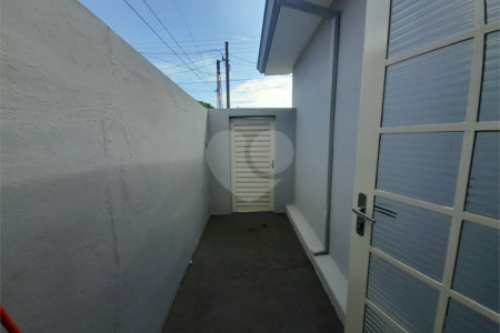 Casa Disponível para Venda ou Locação na Vila Nery – Ideal para Residência ou Comércio