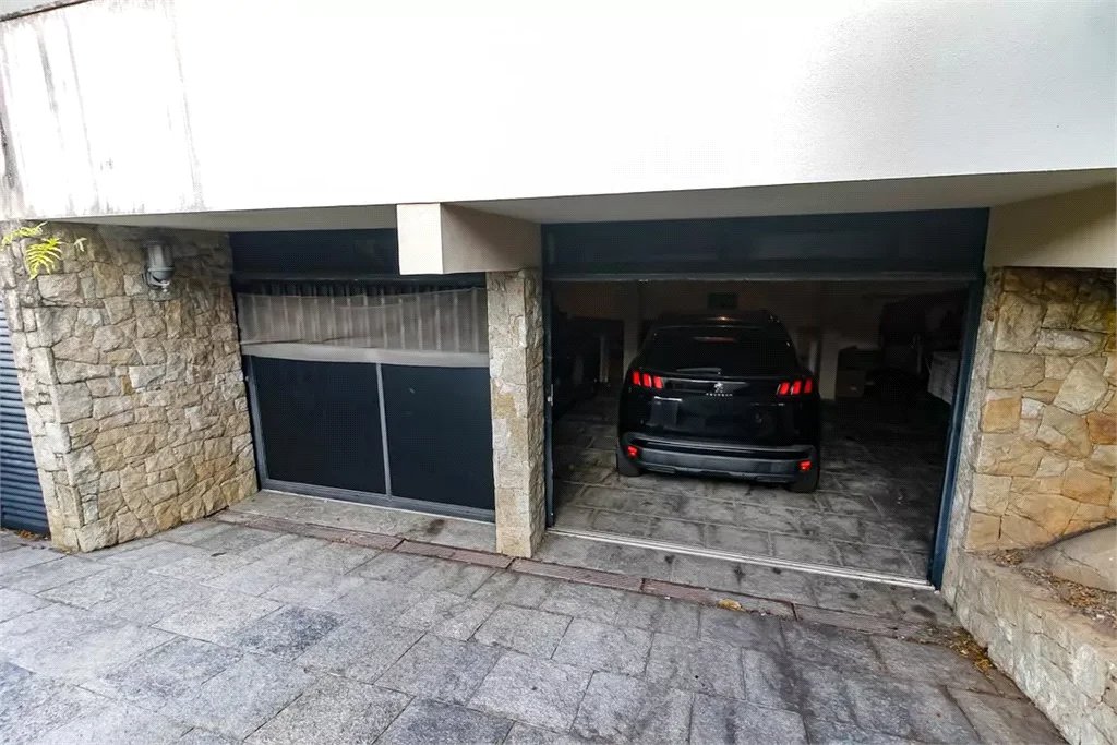 Sobrado à venda com 4 quartos, sendo 3 suítes, em Vila Sônia, São Paulo, SP