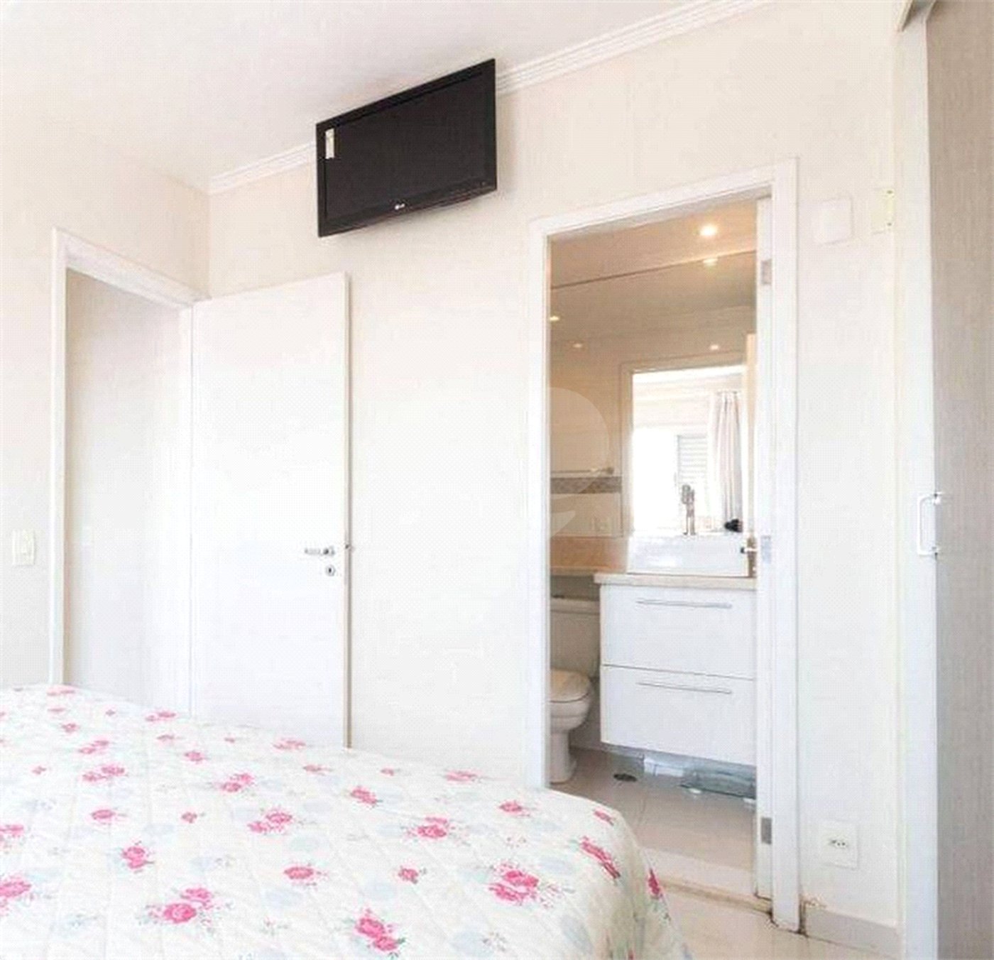 Apartamento Condominio Clube em Pinheiros com 90 m² Útil com 3 dormitórios sendo 1 suíte com 1 Vagas