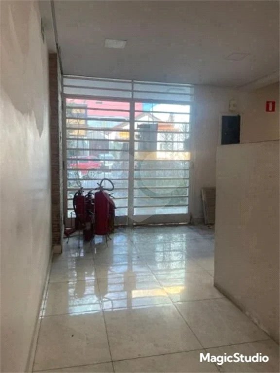 Casa comercial com 300m², 5 quartos, 2 vagas, para locação no Campo Belo!