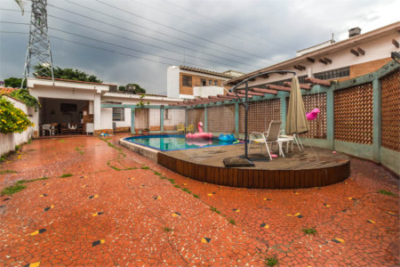 CASA TÉRREA 250m2 construídos/600 m2 de Terreno - metrô S.Judas