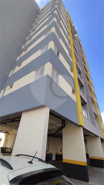 Vende-se apartamento no Edifício Residencial Flor do Ipê