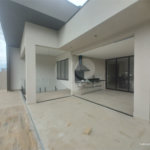 Casa exclusiva em Atibaia de alto padrão com 3 suítes, piscina, espaço gourmet, condomínio fechado, aceita financiamento
