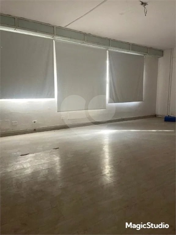 Casa comercial com 300m², 5 quartos, 2 vagas, para locação no Campo Belo!