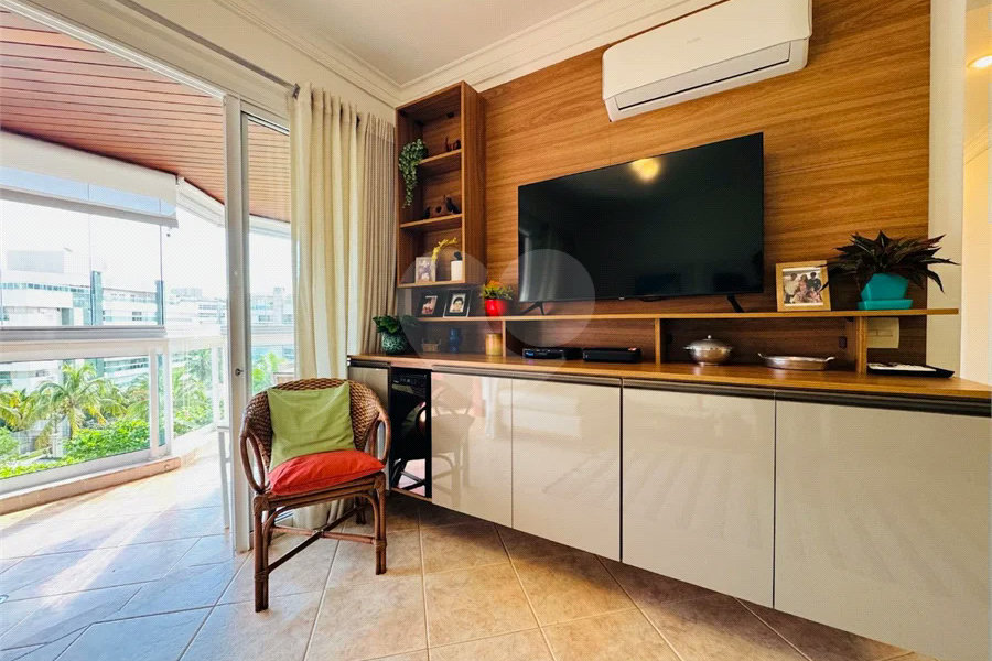 Apartamento à venda com 3 quartos, sendo 1 suíte,  em Riviera de São Lourenço, Bertioga, SP