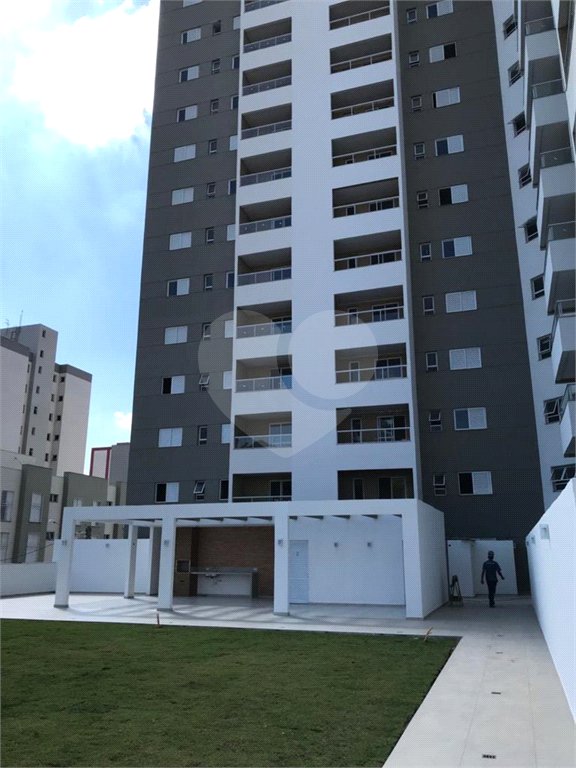 Apartamento no Condomínio Via Campus.