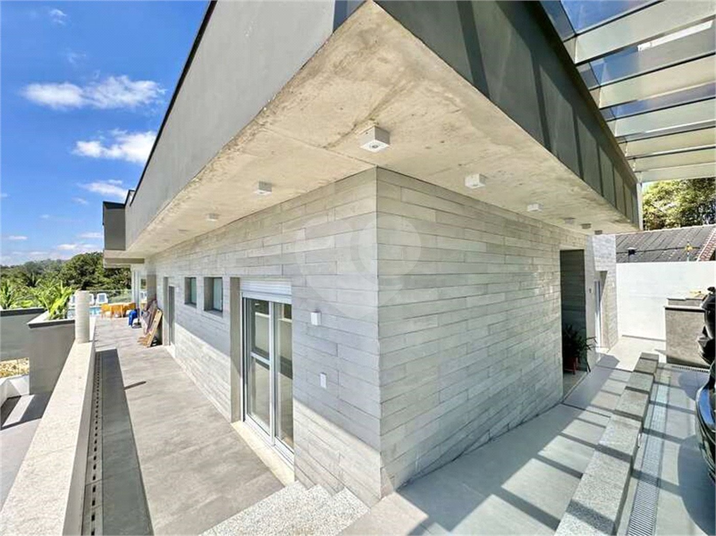 Casa Contemporânea e Mobiliada no Condomínio Palos Verdes – A Essência do Alto Padrão na Granja Viana – 7 suítes, 4 pavimentos com elevador