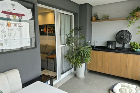 Oportunidade na Vila Leopoldina!! Apartamento com dois dormitórios, sendo uma suíte, dois banheiros, e com duas vagas.