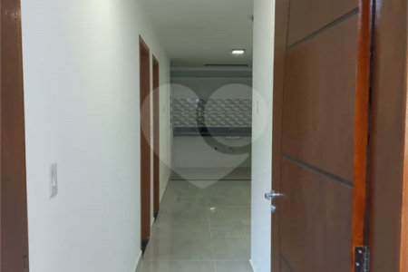Excelente apartamento à venda, 2 quartos, ao lado do metrô Guilhermina-Esperança