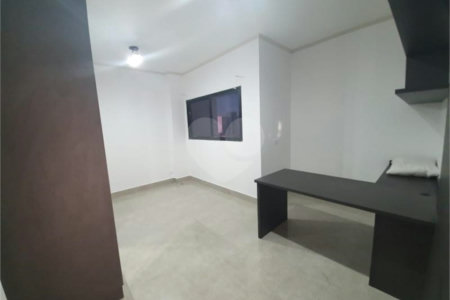Apartamento Cobertura, no Condomínio Porto Sol.