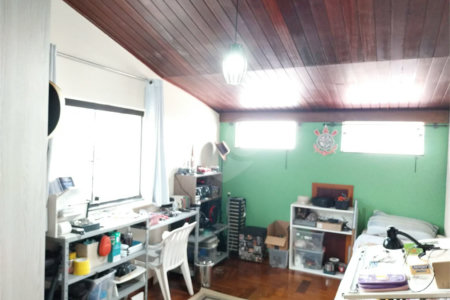 Casa com 324m², 4 dormitórios, sendo 1 suíte, 4 vagas, à venda no Jardim Las Vegas em Santo André.
