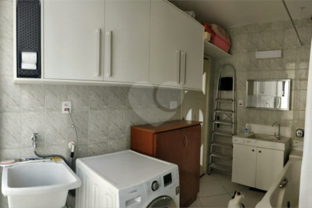 Apartamento e Sala Comercial no centro de São Paulo.