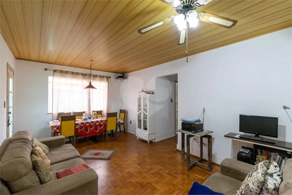 Casa à venda com 170m², 3 quartos e 2 vagas
