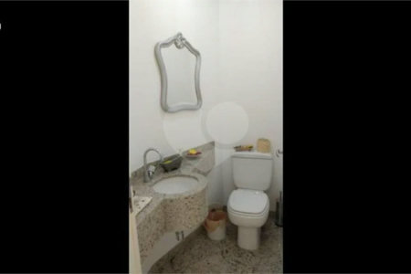 Apartamento à venda no Paraíso de 303m² com 4 suítes e 4 vagas.