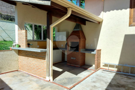 Casa charmosa e elegante localizada no deslumbrante Condomínio Villagio Capriccio Louveira SP