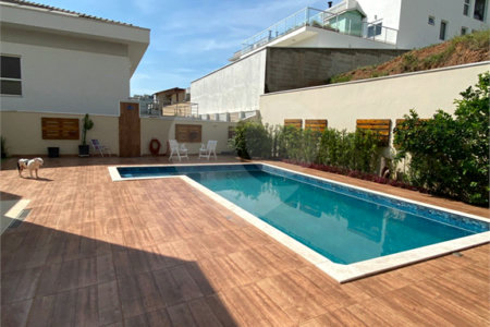 Linda casa Condomínio Santa Isabel I
