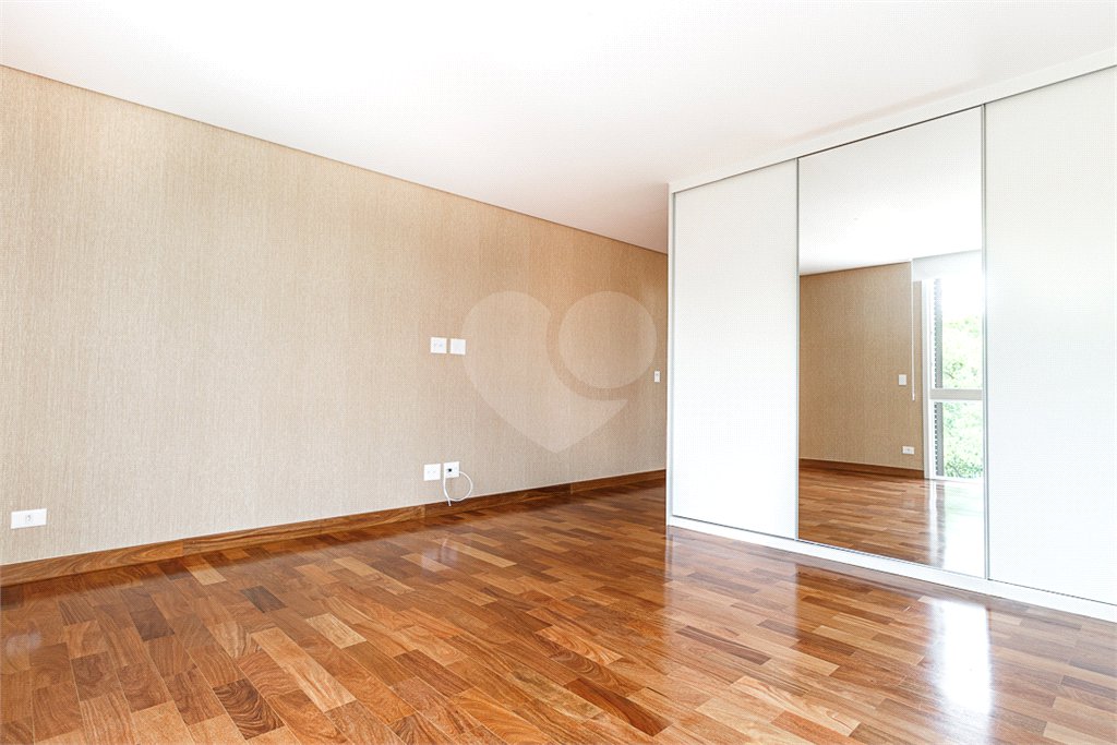 Casa à venda com 4 suítes no condomínio Villagio Quadrifolio, São Paulo - SP