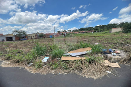 Terreno à venda em Descalvando/SP