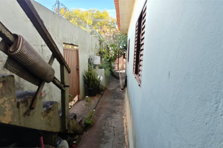 Oportunidade Única no Santa Felícia: Casa 3 dormitórios, Conforto, Espaço de Sobra e a Melhor Localização de São Carlos!